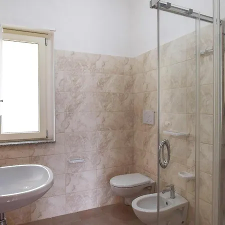 1 Bedroom Cozy In Appartement