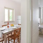 1 Bedroom Cozy In 里卡迪