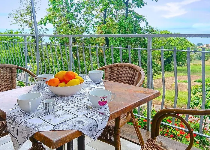 1 Bedroom Cozy In Apartment *