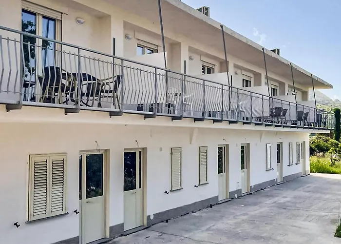 1 Bedroom Cozy In Apartment *